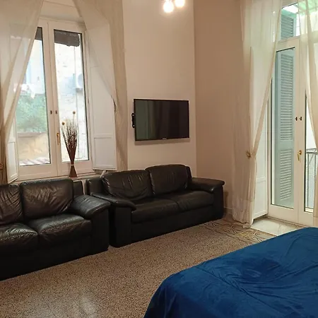 Liberty House נאפולי