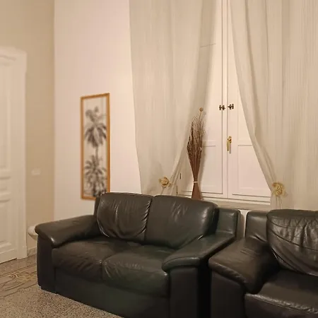 לינה וארוחת בוקר Liberty House 3*