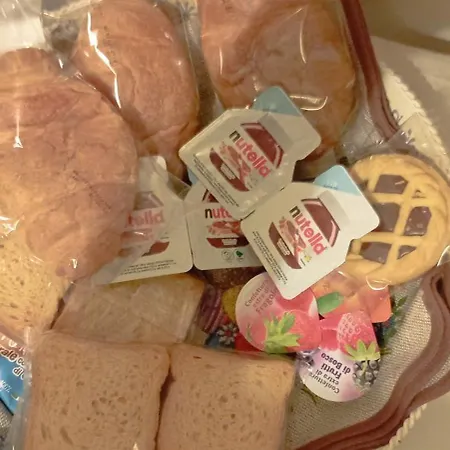 Liberty House 3* נאפולי